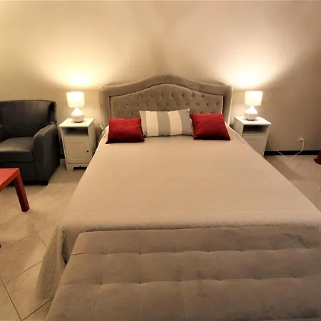 Central And Spacious Apartment-3